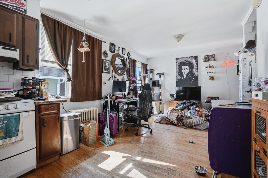 More Photos Of 632 Fall River Ave, Seekonk Apartments For Sale