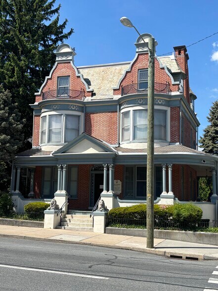 More Photos Of 535 W Orange St, Lancaster Office For Lease