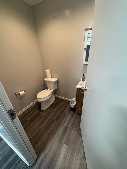 More Photos Of 433 Dumbarton Ave, Redwood City Service For Lease
