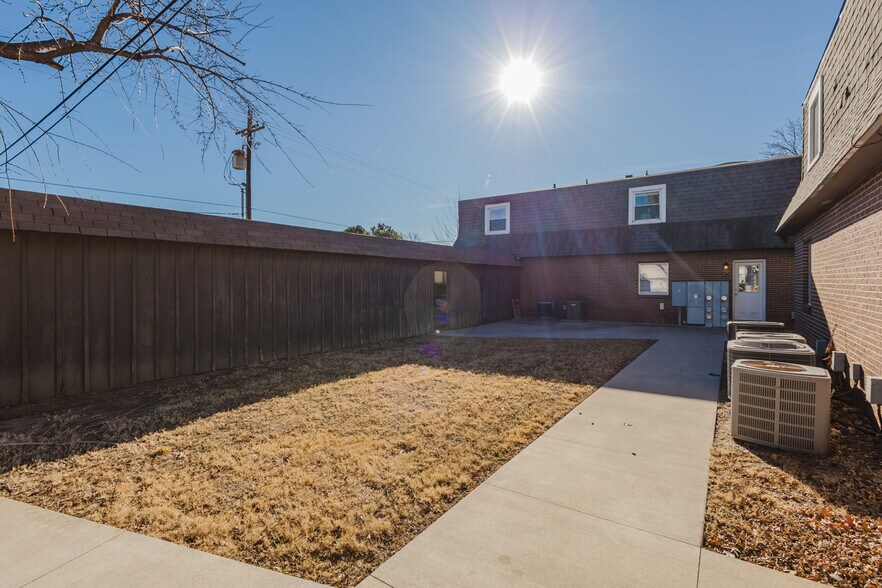 More Photos Of 3102 Sierra Pky, Hutchinson Apartments For Sale