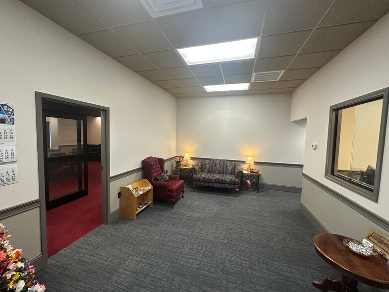 More Photos Of 444 Center St, Kingsport Light Manufacturing For Sale