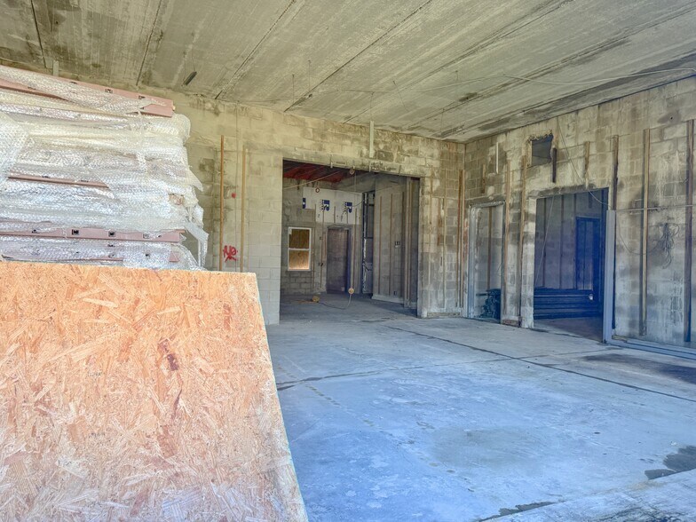 More Photos Of 4207 67, Bradenton Assisted Living For Sale