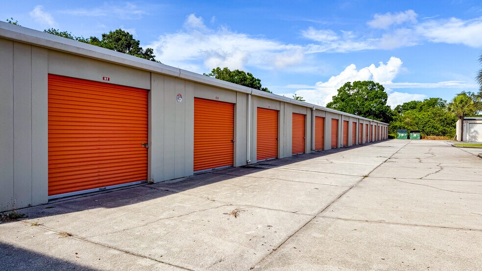 More Photos Of 2600 Aurora Rd, Melbourne Unknown For Lease