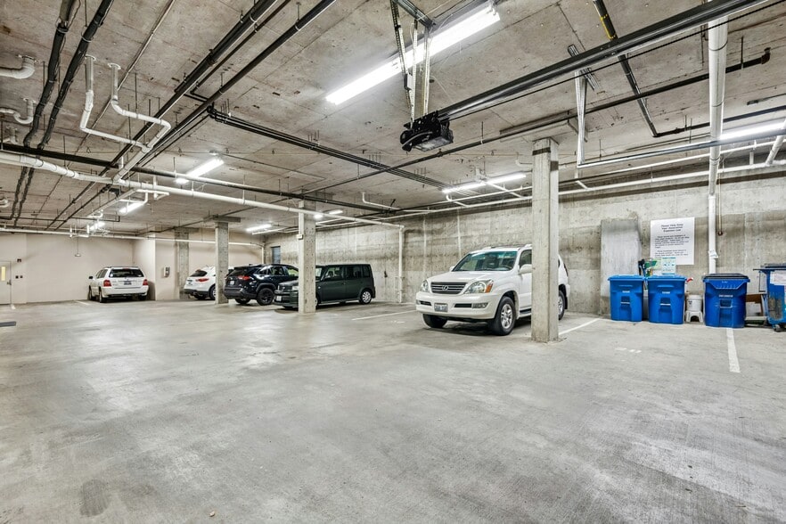 More Photos Of 3121 W Government Way, Seattle Apartments For Sale