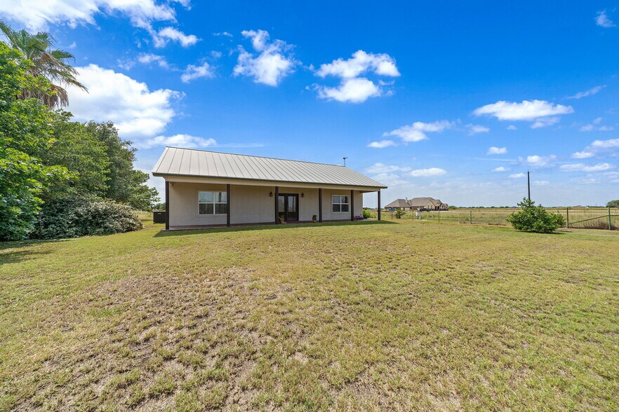 More Photos Of 14221 FM 2790, La Coste Warehouse For Sale