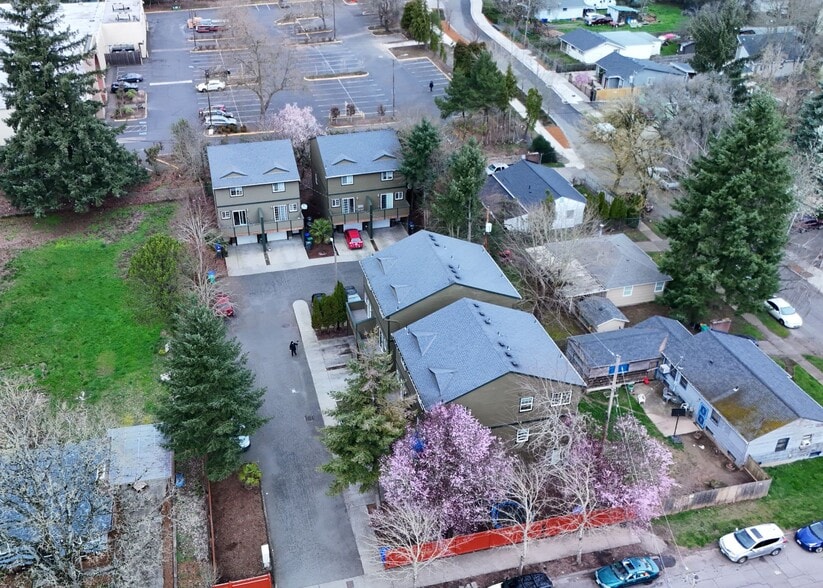 More Photos Of 8423-8451 SE Brooklyn St, Portland Apartments For Sale