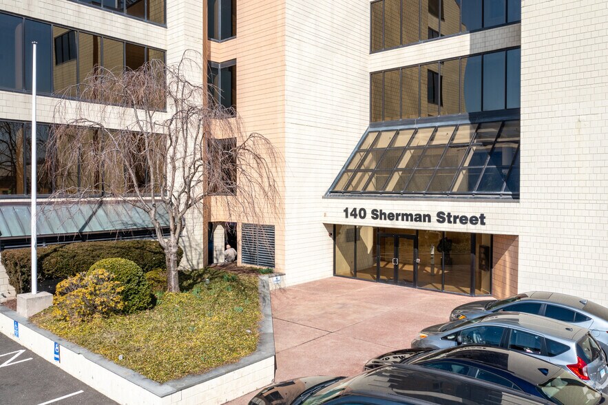 More Photos Of 140 Sherman St, Fairfield Medical For Lease
