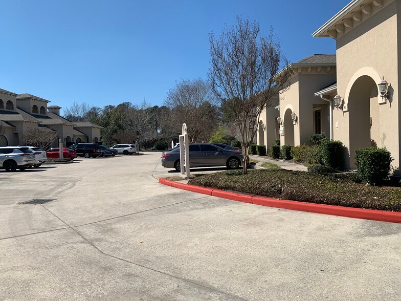 More Photos Of 12826 Willow Centre Dr, Houston Loft Creative Space For Sale
