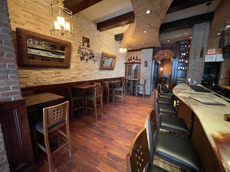 More Photos Of 10 Marble Ave, Pleasantville Bar For Lease