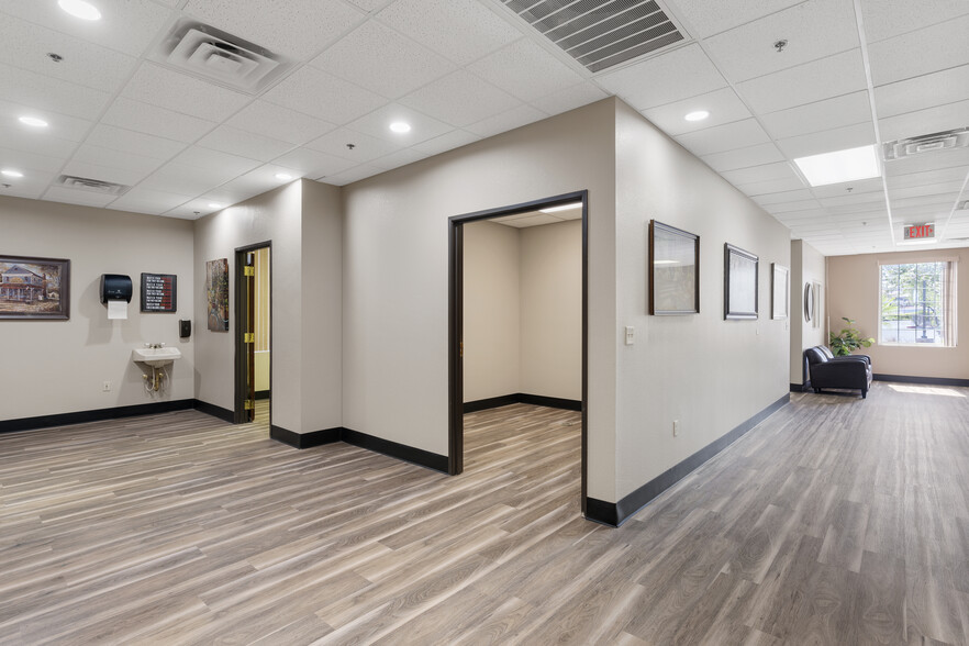 More Photos Of 2610 W Horizon Ridge Pky, Henderson Medical For Lease