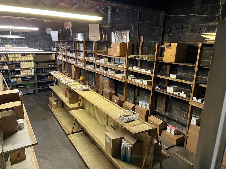 More Photos Of 665-667 W Market St, York Storefront Retail Residential For Sale