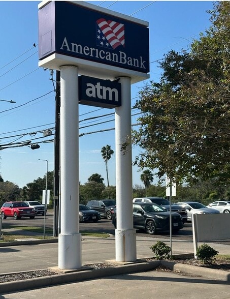 More Photos Of 5033 Saratoga Blvd, Corpus Christi Bank For Sale