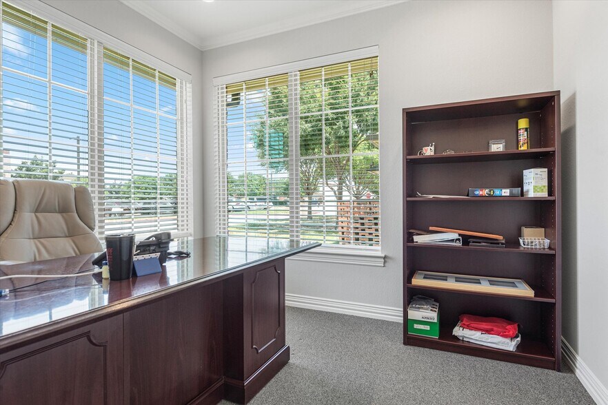 More Photos Of 425 Old Newman Rd, Frisco Medical For Sale