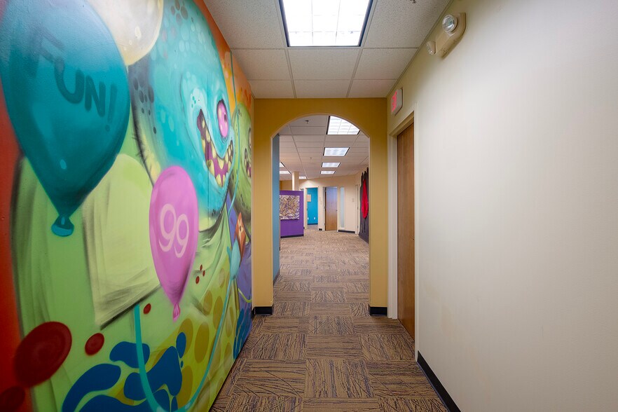 More Photos Of 387 Golfview Ln, Highland Heights Office For Lease