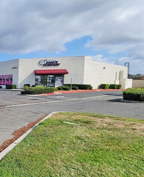 More Photos Of 27464 Commerce Center Dr, Temecula General Retail For Lease