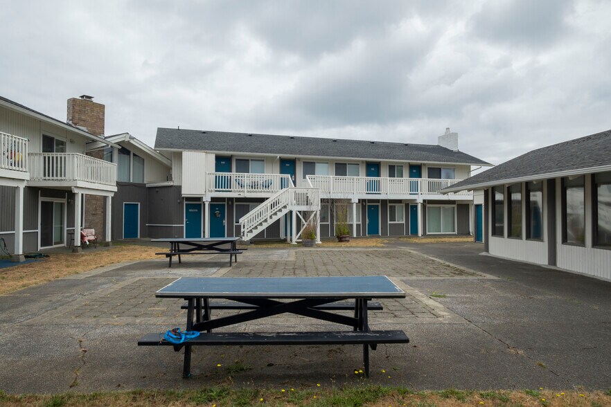 More Photos Of 1031 Discovery Ave SE, Ocean Shores Apartments For Sale