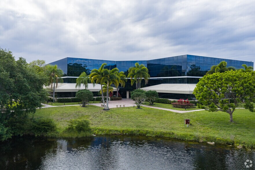 More Photos Of 9980 Central Park Blvd N, Boca Raton Medical For Lease