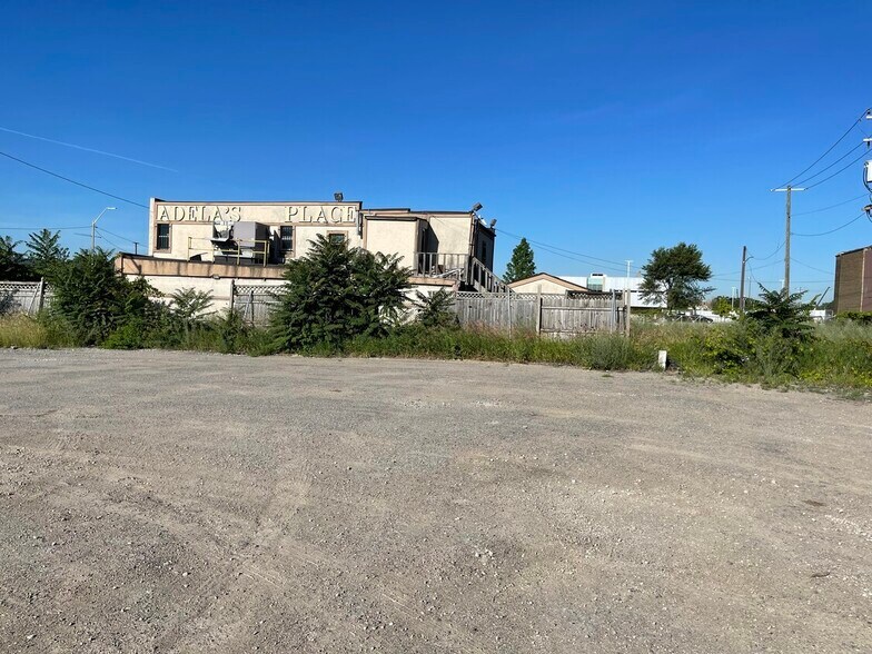 More Photos Of 4438-4466 W Fort St, Detroit Bar For Sale