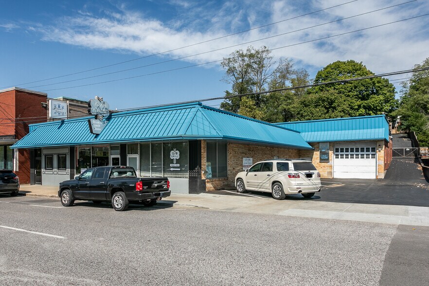 Primary Photo Of 1856 E Broadway, Alton General Retail For Sale