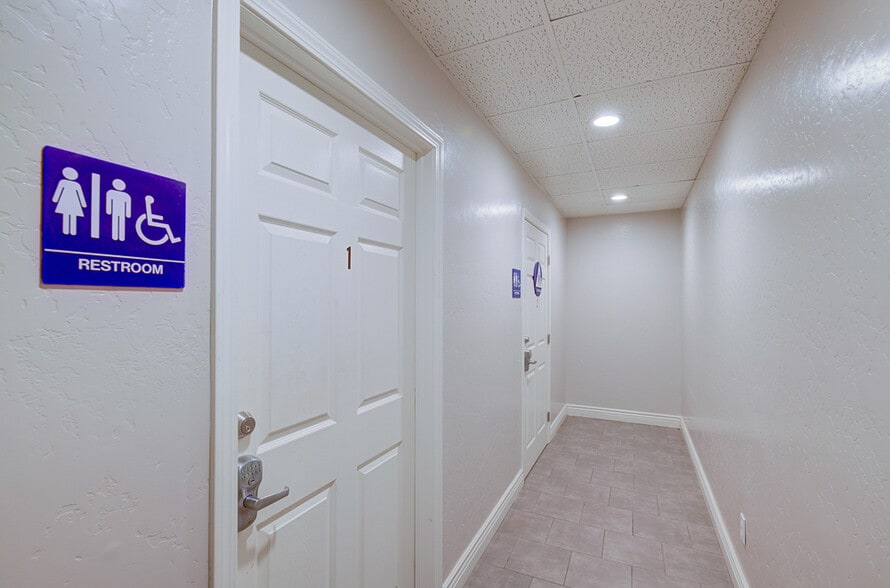 More Photos Of 190 N Van Ness Ave, Fresno Medical For Sale