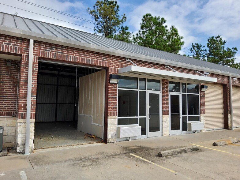 More Photos Of 2870 Gessner Rd, Houston Self Storage For Lease