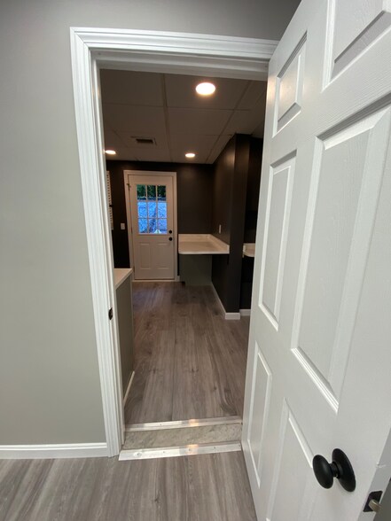 More Photos Of 4 Abbott Pl, Millbury Office For Lease