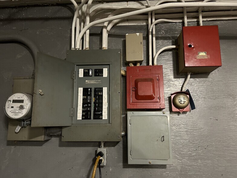 More Photos Of 1515 W National Ave, Milwaukee Hotel For Sale