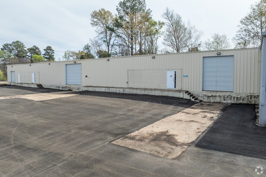 More Photos Of 1102-1108 Weems St, Jackson Warehouse For Sale