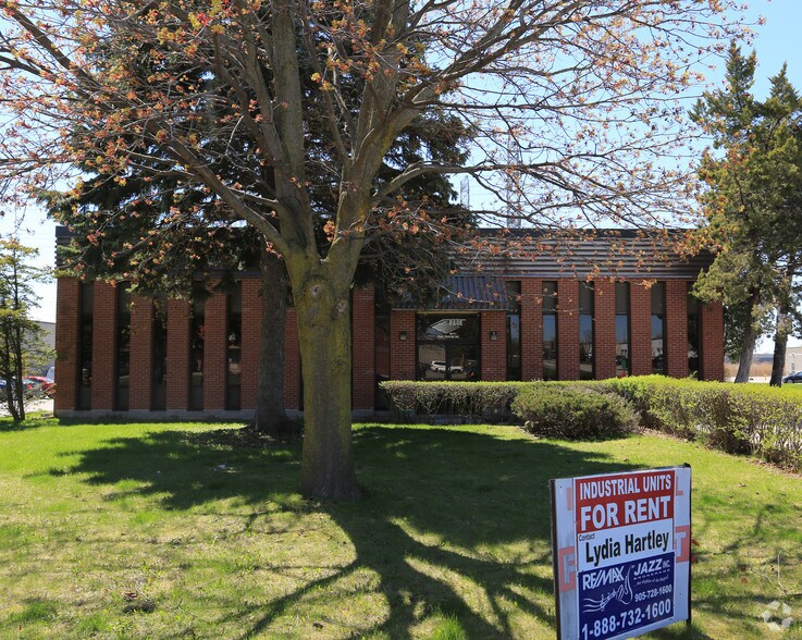 More Photos Of 926 Dillingham Rd, Pickering Warehouse For Lease