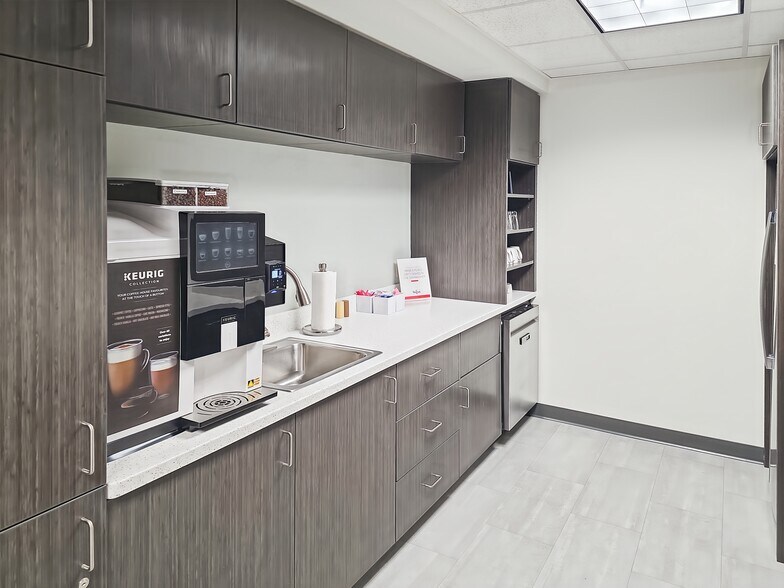 More Photos Of 140 Stoneridge Dr, Columbia Coworking Space