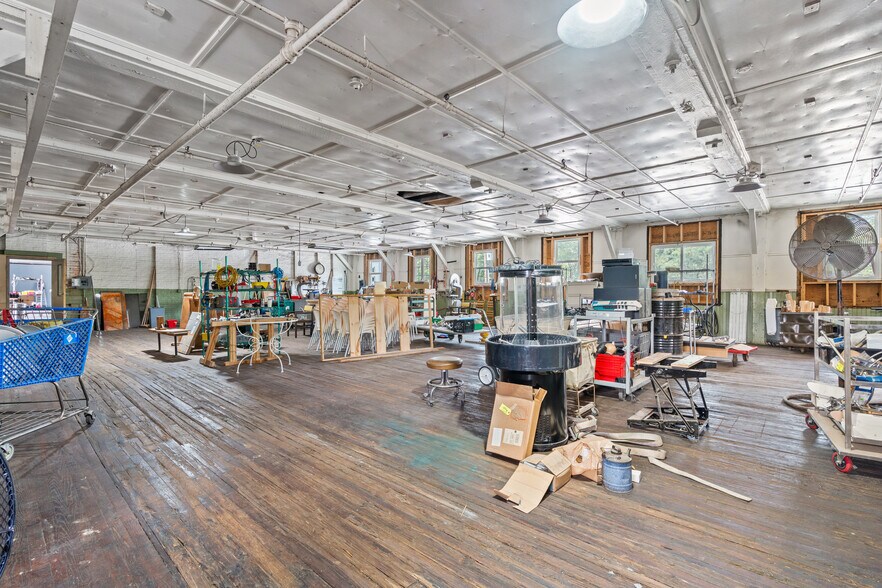 More Photos Of 500 Bridge St, Weissport Restaurant For Sale