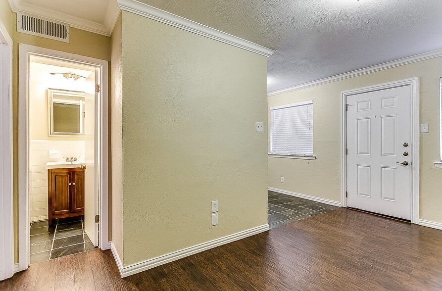 More Photos Of 1516 Annex Ave, Dallas Apartments For Sale