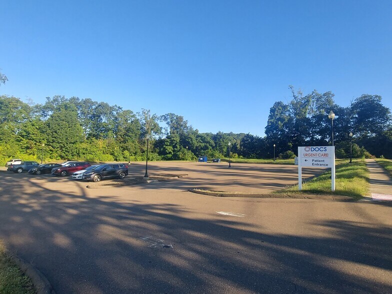 More Photos Of 317 Foxon Rd, East Haven Medical For Lease