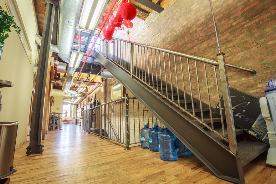 More Photos Of 4007 S Wabash Ave, Chicago Office For Sale