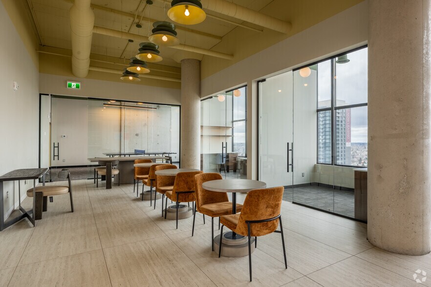 More Photos Of 2140 Baseline, Ottawa Apartments For Lease