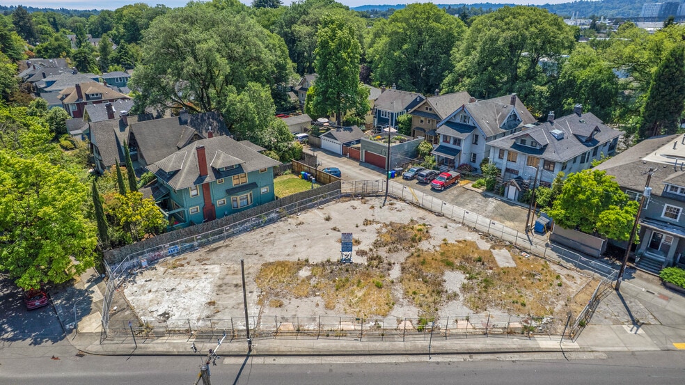 Primary Photo Of 1312-1334 SE Hawthorne Blvd, Portland Land For Sale