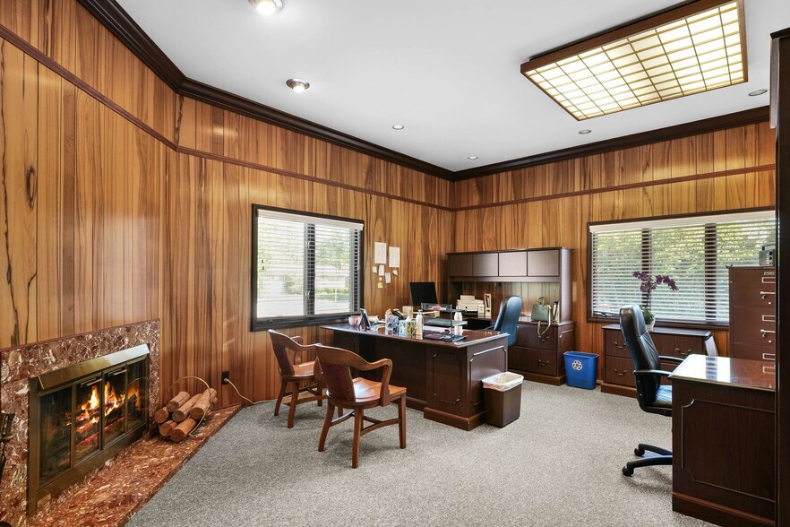 More Photos Of 24825 Eureka Rd, Taylor Office For Sale