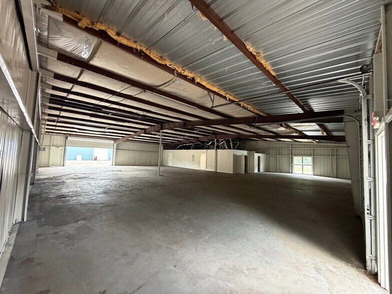 More Photos Of 16410 Lee Rd, Humble Unknown For Lease