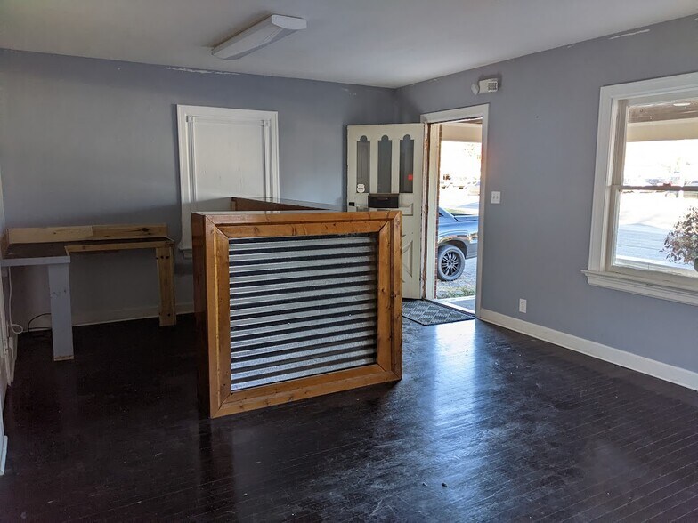 More Photos Of 5909 N Dixie Dr, Dayton Office For Lease