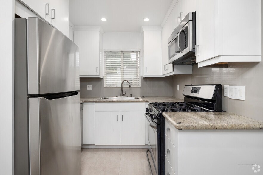 More Photos Of 6337 Primrose Ave, Los Angeles Apartments For Sale