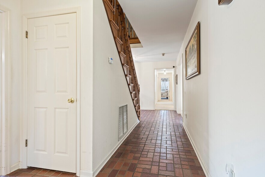 More Photos Of 1313 Irvin Ave SW, Live Oak Apartments For Sale