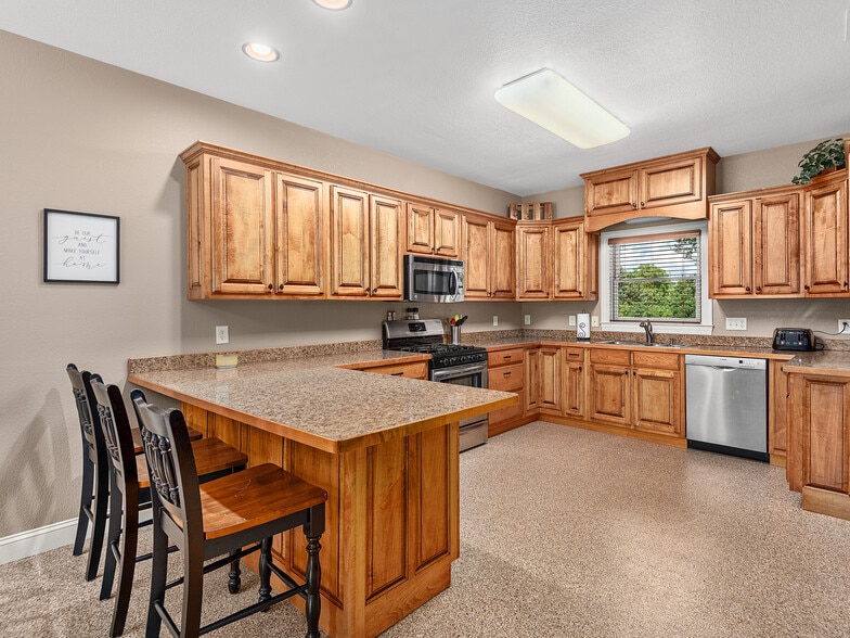 More Photos Of 355 Johnson Dr, Canton Specialty For Sale