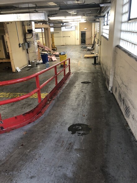 More Photos Of 2 W Wyomissing Ave, Mohnton Manufacturing For Lease