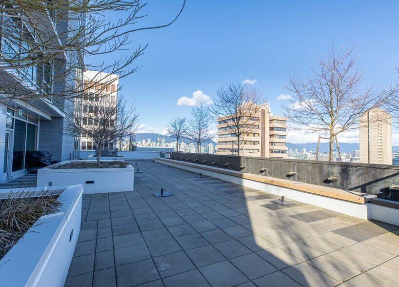 More Photos Of 988 W Broadway, Vancouver Office For Lease