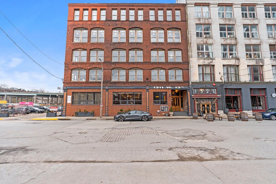 Primary Photo Of 1311 W 13th St, Kansas City Office For Sale