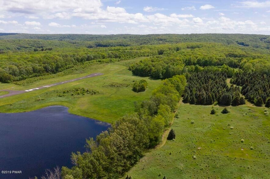 More Photos Of 37 Colonel Lindbergh Ln, Moscow Airport For Sale