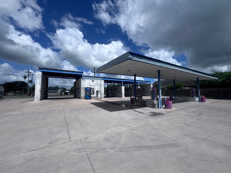 More Photos Of 309 Main, Santa Rosa Carwash For Sale