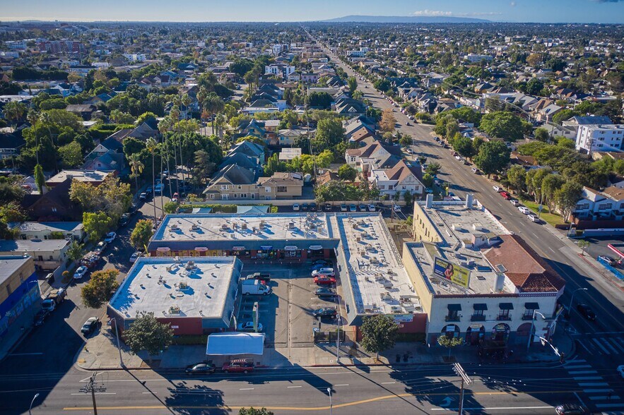 More Photos Of 1660 W Adams Blvd, Los Angeles Storefront For Sale