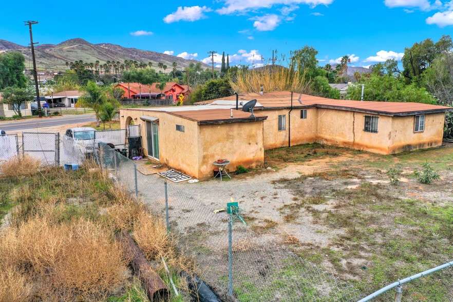 More Photos Of 7081 Valley Way, Jurupa Valley Specialty For Sale