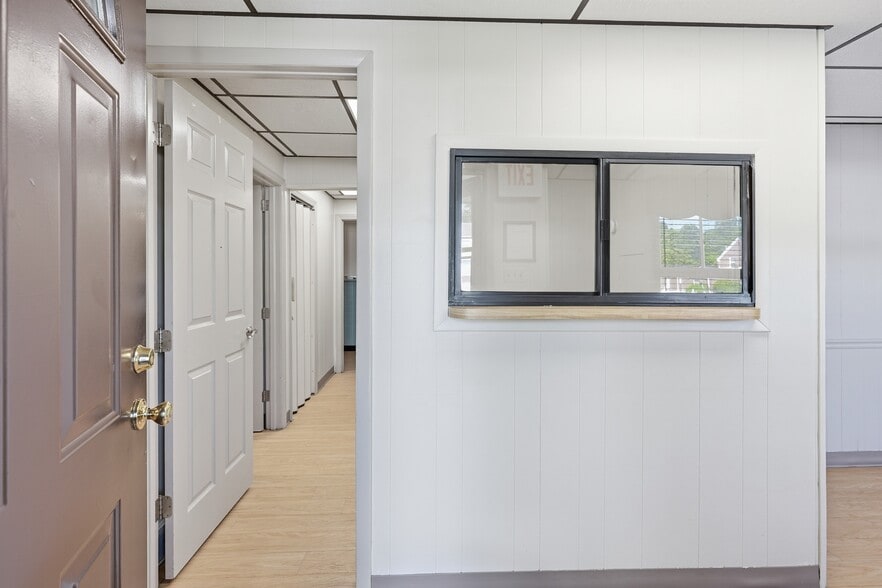 More Photos Of 222 Gibbsboro Rd, Clementon Office For Sale